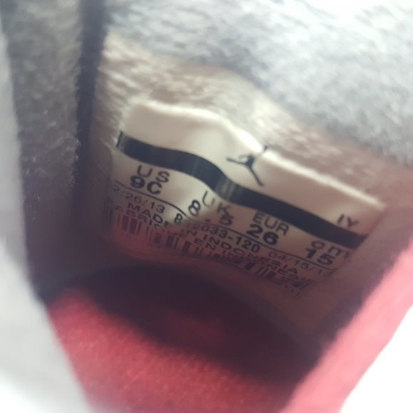 Air Jordan 1 and jordan 3 size 9c - Picture 8 of 13